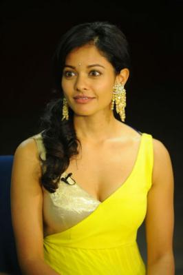 Upcoming tamil movie Viswaroopam Movie Actress Pooja Kumar hot photo gallery